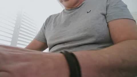 Snapshot of davesu12345 chatting on June 10, 2026, 8:35 am davesu12345 online show from June 10, 2026, 8:35 am