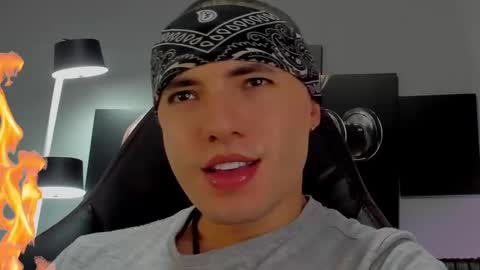 David Jons online show from January 8, 2025, 11:52 pm