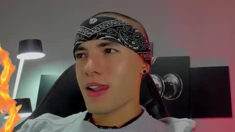 David Jons online show from February 2, 2025, 8:41 pm