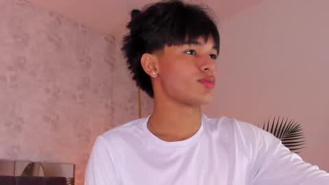 Snapshot of david_lux chatting on November 10, 2025, 12:15 pm David online show from November 10, 2025, 12:15 pm