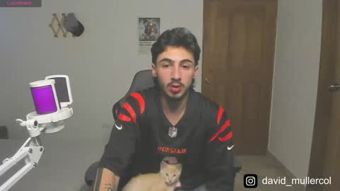 Snapshot of david_muller_ chatting on January 26, 2025, 12:05 am David online show from January 26, 2025, 12:05 am