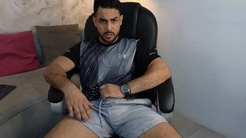 Snapshot of david_oliveira chatting on February 7, 2025, 12:50 pm JF oliveira online show from February 7, 2025, 12:50 pm