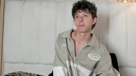 Snapshot of david_roy_ chatting on February 20, 2026, 12:38 pm Roy online show from February 20, 2026, 12:38 pm