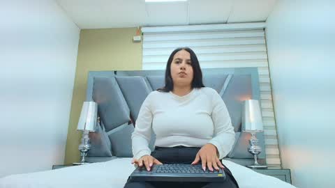 david_victoriaa online show from April 8, 2026, 12:49 pm