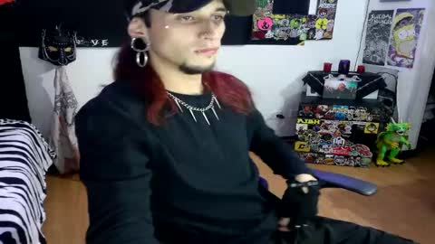 Snapshot of davidroses420 chatting on January 7, 2025, 1:17 am online show from January 7, 2025, 1:17 am