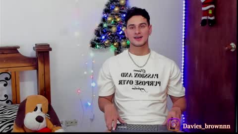 Snapshot of davies_brown chatting on December 7, 2024, 8:05 pm Davies brown schedule 12pm to 5pm col time online show from December 7, 2024, 8:05 pm