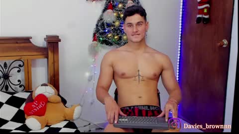 Snapshot of davies_brown chatting on December 11, 2024, 11:21 pm Davies brown schedule 12pm to 5pm col time online show from December 11, 2024, 11:21 pm