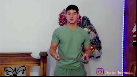 Snapshot of davies_brown chatting on December 16, 2024, 8:58 pm Davies brown schedule 12pm to 5pm col time online show from December 16, 2024, 8:58 pm