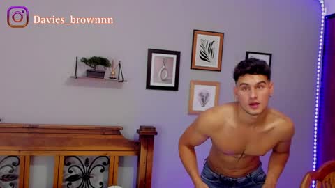 Snapshot of davies_brown chatting on January 18, 2025, 12:13 am Davies brown schedule 12pm to 5pm col time online show from January 18, 2025, 12:13 am