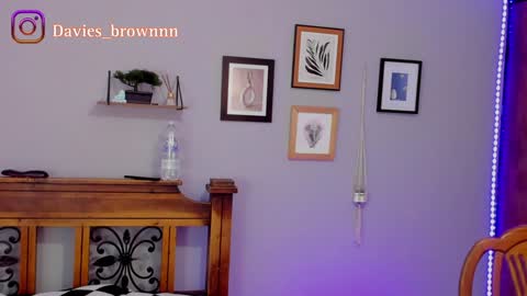 Snapshot of davies_brown chatting on February 1, 2025, 12:40 am Davies brown schedule 12pm to 5pm col time online show from February 1, 2025, 12:40 am