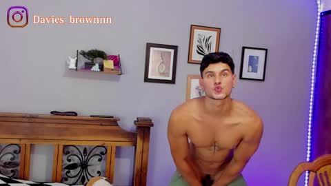 Snapshot of davies_brown chatting on February 23, 2025, 8:44 pm Davies brown schedule 12pm to 5pm col time online show from February 23, 2025, 8:44 pm