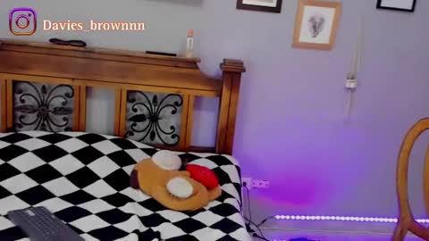 Snapshot of davies_brown chatting on March 3, 2025, 12:04 am Davies brown schedule 12pm to 5pm col time online show from March 3, 2025, 12:04 am