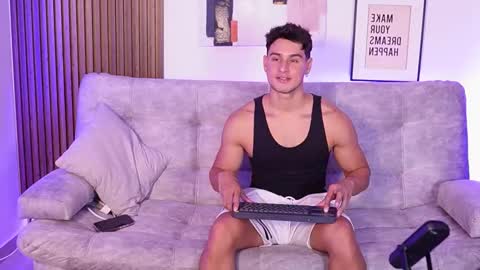 Snapshot of davies_brown chatting on March 5, 2025, 9:26 pm Davies brown schedule 12pm to 5pm col time online show from March 5, 2025, 9:26 pm