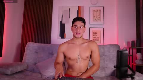 Snapshot of davies_brown chatting on March 7, 2025, 10:43 pm Davies brown schedule 12pm to 5pm col time online show from March 7, 2025, 10:43 pm