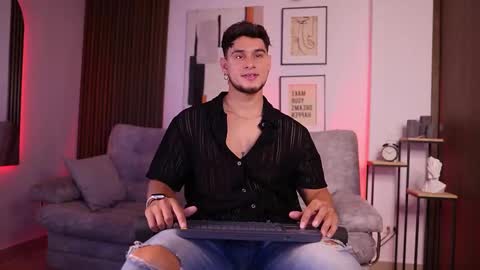 Snapshot of davies_brown chatting on September 18, 2025, 8:44 pm Davies brown schedule 12pm to 5pm col time online show from September 18, 2025, 8:44 pm