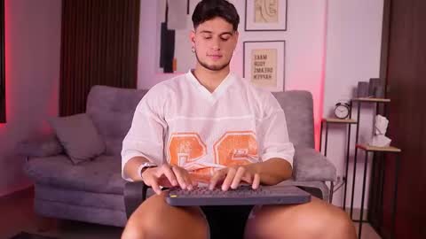 Snapshot of davies_brown chatting on September 21, 2025, 9:16 pm Davies brown schedule 12pm to 5pm col time online show from September 21, 2025, 9:16 pm