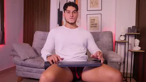 Snapshot of davies_brown chatting on October 2, 2025, 9:11 pm Davies brown schedule 12pm to 5pm col time online show from October 2, 2025, 9:11 pm