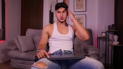 Snapshot of davies_brown chatting on October 11, 2025, 8:29 pm Davies brown schedule 12pm to 5pm col time online show from October 11, 2025, 8:29 pm