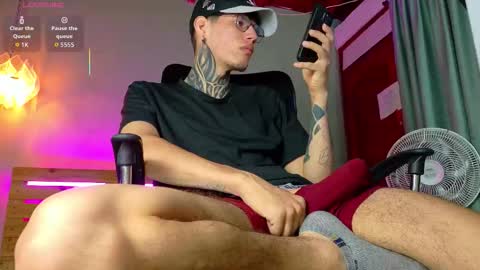 daviid_huge online show from March 26, 2026, 1:49 pm