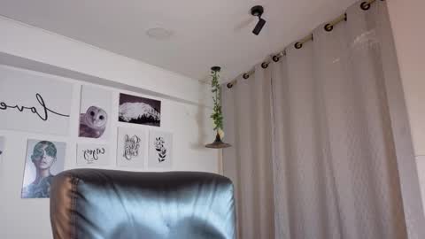 davoxer online show from December 1, 2025, 3:11 am