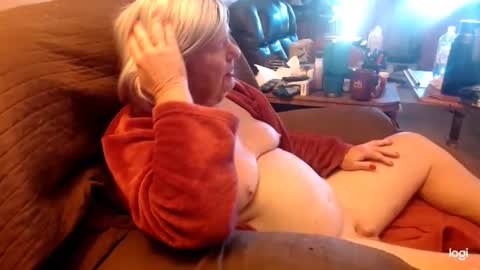 Snapshot of dawndoesall chatting on November 2, 2025, 5:37 pm dawndoesall online show from November 2, 2025, 5:37 pm