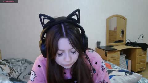 Snapshot of dawndollins chatting on October 14, 2025, 8:48 am Alice online show from October 14, 2025, 8:48 am