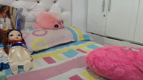 instagram  catherin dayana reina online show from December 11, 2024, 5:04 pm