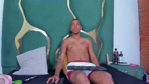 Snapshot of daylesandharry chatting on December 1, 2025, 12:21 pm daylesandharry online show from December 1, 2025, 12:21 pm