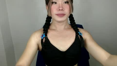 dazzzlingcarol online show from June 21, 2026, 7:33 am