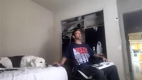 Snapshot of dbfroge chatting on October 28, 2025, 9:57 am dbfroge online show from October 28, 2025, 9:57 am