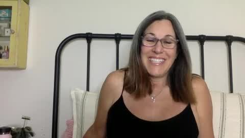 DDMolly online show from July 28, 2026, 6:53 pm