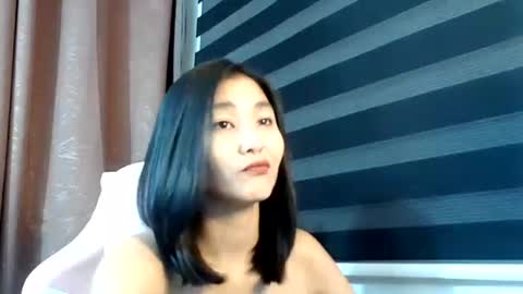 Snapshot of de_amore chatting on October 3, 2025, 4:37 pm Angel online show from October 3, 2025, 4:37 pm