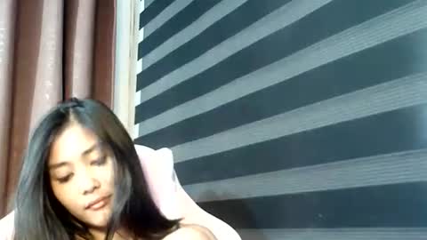 Snapshot of de_amore chatting on November 4, 2025, 1:10 pm Angel online show from November 4, 2025, 1:10 pm