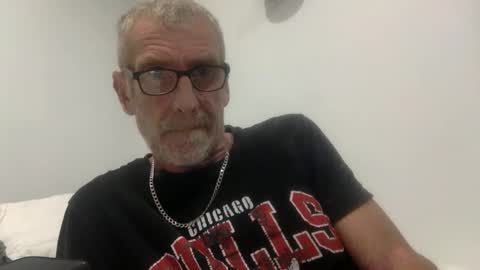 Snapshot of deanofflove221000 chatting on September 11, 2025, 11:32 am deanofflove221000 online show from September 11, 2025, 11:32 am