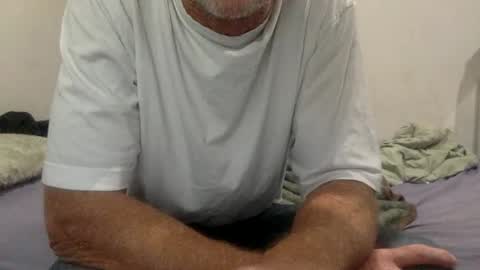 deanofflove221000 online show from April 16, 2026, 2:23 am