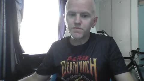 deanthejellybean online show from May 6, 2026, 9:14 am