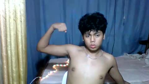 debbie_queen online show from June 3, 2026, 6:35 pm
