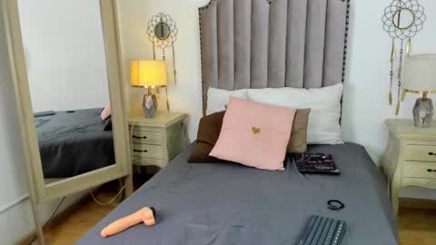 Snapshot of debora_scoot chatting on February 17, 2025, 2:37 pm Debora online show from February 17, 2025, 2:37 pm