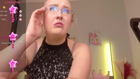 Cherry Pie online show from December 4, 2025, 10:02 am