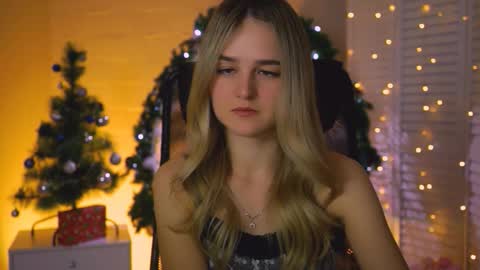 Debora online show from December 20, 2025, 3:57 am