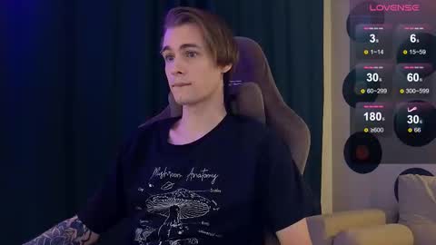 Snapshot of debugmee chatting on November 22, 2025, 4:17 pm Samuel online show from November 22, 2025, 4:17 pm