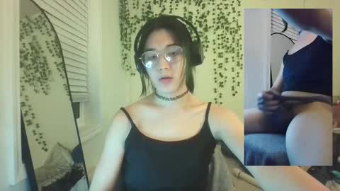 Snapshot of deciduousdoll chatting on September 28, 2025, 5:13 am deciduousdoll online show from September 28, 2025, 5:13 am