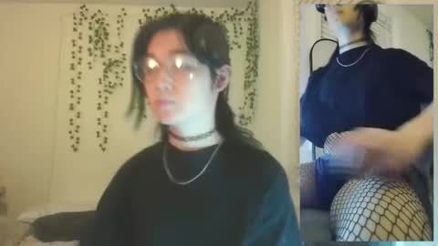 Snapshot of deciduousdoll chatting on December 1, 2025, 7:02 am deciduousdoll online show from December 1, 2025, 7:02 am