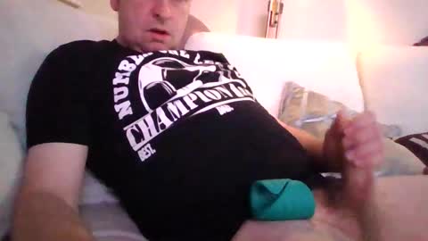 Snapshot of dee283 chatting on December 1, 2025, 8:41 am dee283 online show from December 1, 2025, 8:41 am