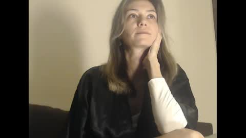 Snapshot of deelightfull chatting on January 22, 2025, 5:28 pm Deelightfull online show from January 22, 2025, 5:28 pm