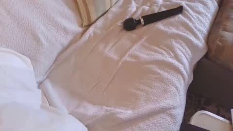 deeplyhydrates online show from February 16, 2025, 1:38 pm