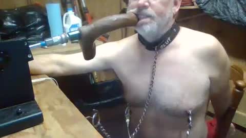 Snapshot of deepthroat227 chatting on November 7, 2025, 12:10 am Deepthroat My Big Dildos online show from November 7, 2025, 12:10 am