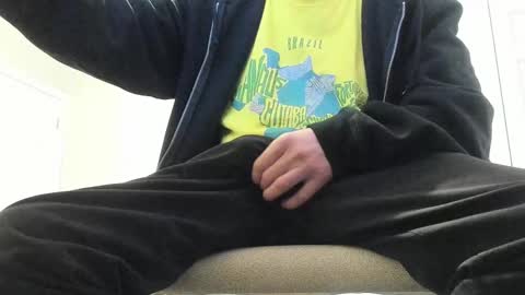 Snapshot of deeznutz343 chatting on February 18, 2025, 3:21 am Deez Nutz online show from February 18, 2025, 3:21 am