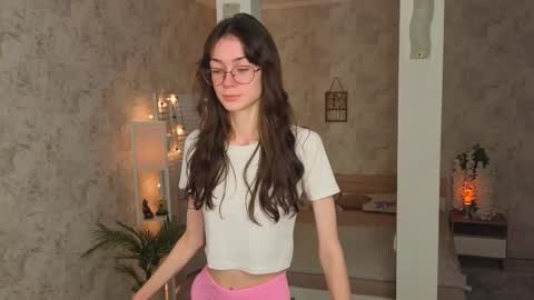 Snapshot of defeded_lovee chatting on October 5, 2025, 7:45 pm Amy online show from October 5, 2025, 7:45 pm