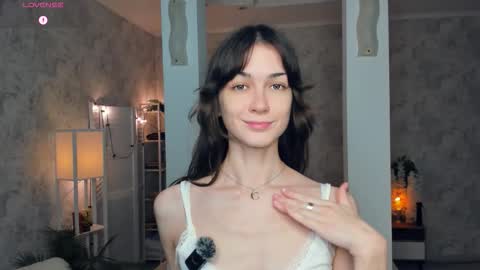 Snapshot of defeded_lovee chatting on November 7, 2025, 7:36 pm Amy online show from November 7, 2025, 7:36 pm